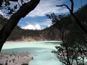  WISATA BANDUNG SELATAN: Sarana Prasarana Dalam Kondisi Mengkhawatirkan 