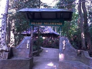  WISATA SEJARAH: 141 Situs Sejarah di Kabupaten Kuningan Belum Tergarap