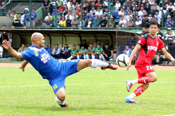  FOTO: Gol Spesial Sergio Van Dijk Untuk Semua Bobotoh