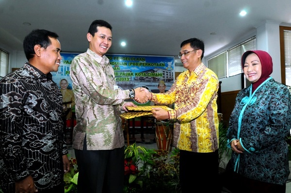  FOTO: BanK BJB Layani Pembayaran Online PBB-P2 Kota Cimahi