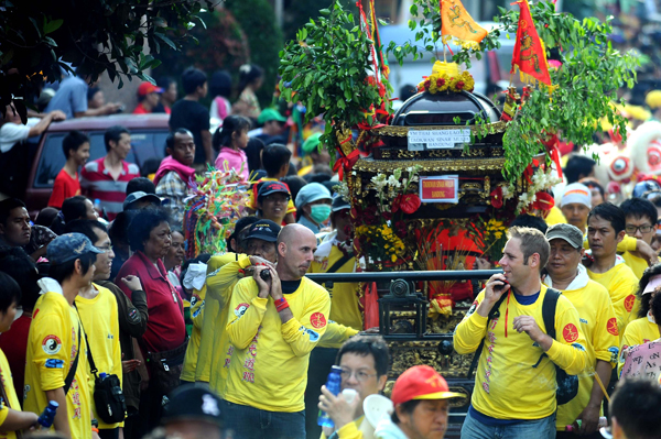  FOTO: Cap Go Meh Bandung Jadi Daya Tarik Wisata Budaya