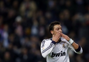  LIGA CHAMPIONS: Ozil Sesumbar Kalahkan MU