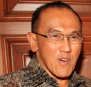  CALON GUBERNUR BI: Aburizal Tak Campuri Fraksi Golkar