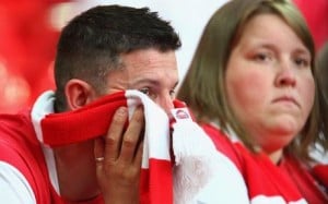  SEPAK BOLA: Lempar Pisang ke Lapangan, Fans Arsenal Diadili