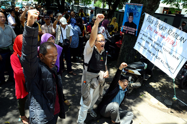  FOTO: Eks Karyawan PT DI Demo di PN Bandung Tuntut Uang Pensiun