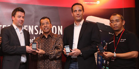  BLACKBERRY Z10: Telkomsel Resmi Luncurkan Bundling, Dirut Garuda Ikut Pre-order 