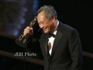  FILM GODS AND KINGS: Ang Lee Geser Steven Spielberg Jadi Sutradara