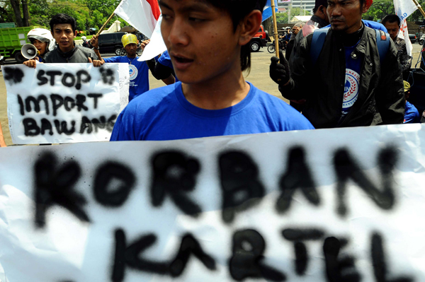  FOTO: Unjuk Rasa Tolak Kartel di Gedung Sate