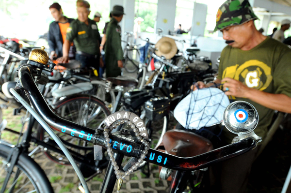  FOTO: 10.000 Penggemar Onthel Akan Kumpul di Bandung