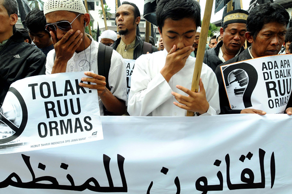  FOTO: HTI Jabar Gelar Aksi di Gedung Sate Tolak RUU Ormas