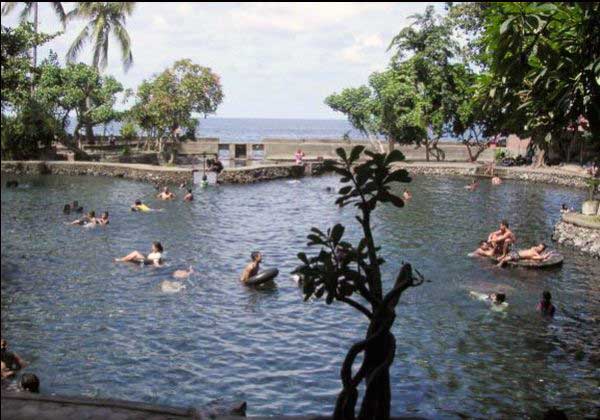  INFO WISATA: 10 Wisata Air Panas Paling 'Hot' di Indonesia