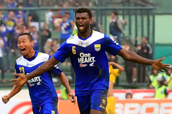  FOTO: Abanda Sumbang 1 Gol Antar Persib Menang Tipis 3-2 Atas Barito