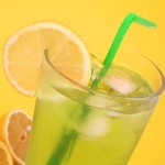  Terapi Minum Lemon Dapat Kurangi Racun Tubuh
