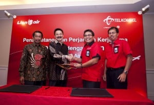  TELKOMSEL: Kembangkan Layanan Sistem Business Solution