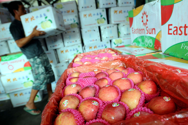  FOTO: Harga Buah Impor Terus Meroket