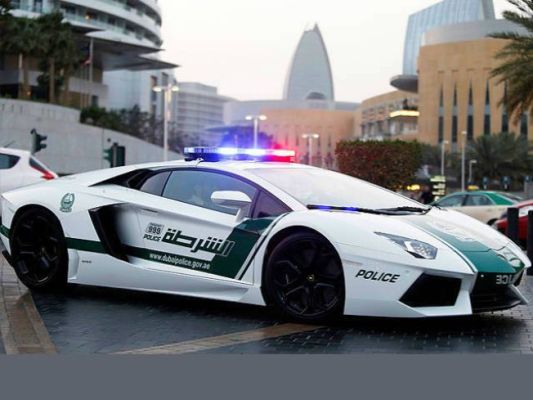  Wuih, Polisi di Dubai Berpatroli dengan Ferrari & Lamborghini