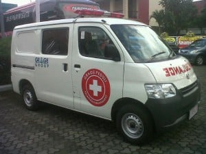  Grage Hibahkan Mobil Ambulan dan Bantu Korban Kebakaran