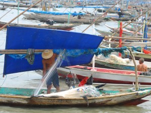  Nelayan Pantai Cipatujah Panen Ikan Layur