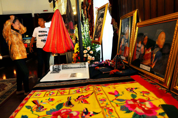  FOTO: Kenali Budaya Asia-Afrika Melalui Pameran Kain Gendong di Gedung Merdeka