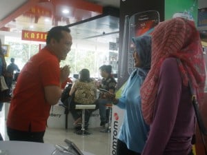  MEGA CELL: Outlet Gadget Serba Komplet di Bandung