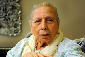  Penyanyi India Shamshad Begum Tutup Usia