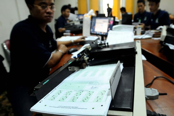  FOTO: Proses Pemindaian Lembar Jawaban Ujian Nasional (LJUN) Diperketat