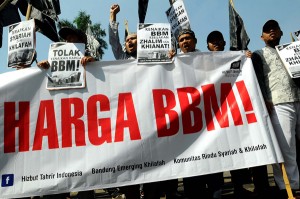  DAMPAK KENAIKAN BBM : Warga Miskin & UMKM Paling Tertekan