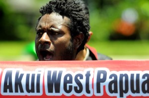  HARI BURUH SEDUNIA: Di Gedung Sate, Mahasiswa Papua Nimbrung Demo