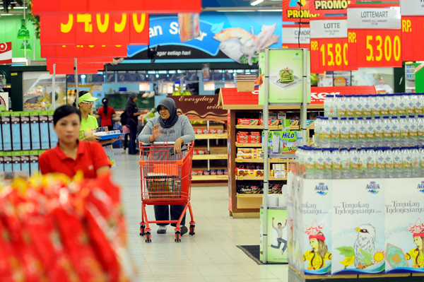  FOTO: Peritel Harus Agresif Tambah Gerai