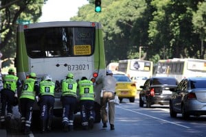  Astaga, Wanita Ini Diperkosa di dalam Bus di Depan Penumpang