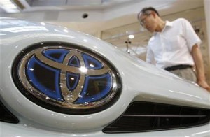  OTOMOTIF: Toyota Kewalahan Penuhi Permintaan Operator Taksi