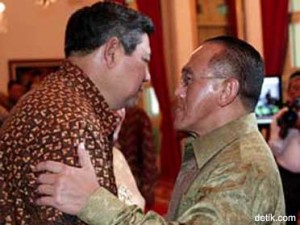  AGENDA PRESIDEN: Ical Temui SBY di Istana Bahas BBM 