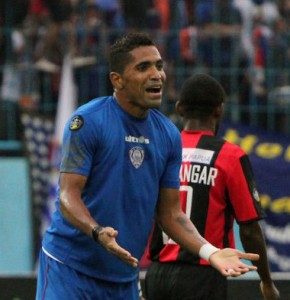  ISL 2013: Tekuk Tuan Rumah Arema 2-1, Persipura Kokoh di Puncak