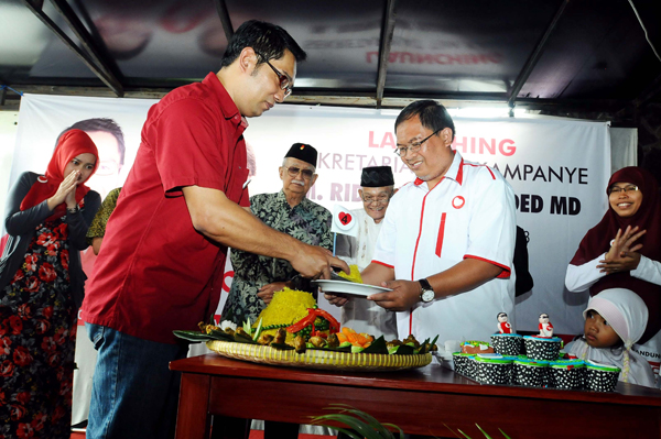  FOTO: Pasangan RIDO Luncurkan Sekretariat Kampanye