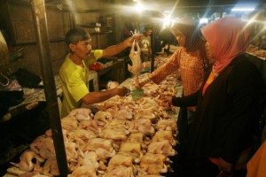  Disnak Jabar Telusuri Gejolak Harga Daging Ayam 