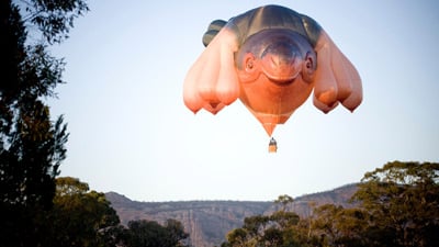  Balon Udara Kelenjar Susu Peringati Ulang Tahun Canbera ke-100.