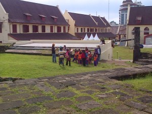  WISATA SEJARAH: 5.000 Pengunjung Setiap Harinya Kunjungi Fort Rotterdam