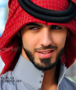  ARAB GANTENG: Wanita Tak Dikenal Beri Omar Borkan Mercy G55, Wow!