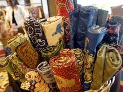  BATIK NAPI NUSAKAMBANGAN: Banyak Diminati Pasar Indonesia