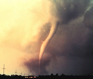  BADAI TORNADO: Ancam Oklahoma, 2 Orang Tewas