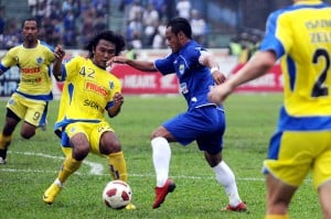  PERSIB VS PERSEGRES: Baris Pertahanan Rapuh, Maung Sementara Dibobol Gresik 0-1