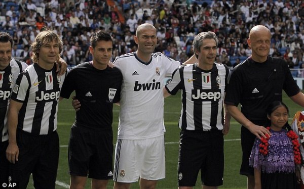  LEGENDS MATCH: Real Madrid vs Juventus 2-1, Ini Foto-foto Aksi Zidane dkk