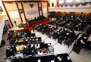  PARIPURNA RAPBN-P 2013: DPR Malah Debat Voting/Tidak?