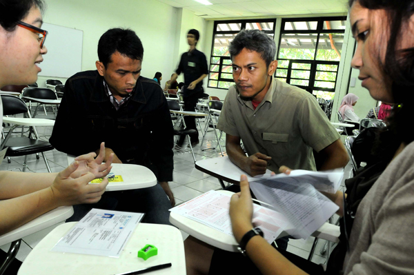  FOTO: Peserta Tunanetra Ujian SBMPTN Tanpa Braile