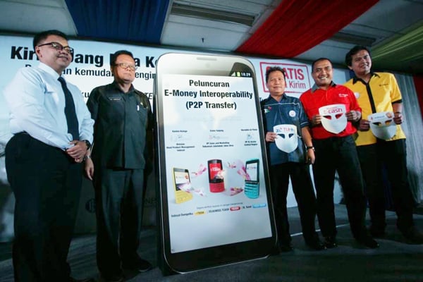  E-MONEY: 3 Operator Seluler Promo Gratis Biaya Kirim Uang Lintas Operator