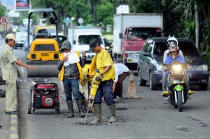  PEMELIHARAAN JALAN Juga Tanggung Jawab Warga