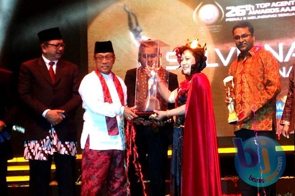  FOTO: Silviana Kintan dari AIA Financial Sabet Agent Of The Year 2013