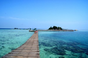  INFO WISATA: Indahnya Jembatan Cinta di Pulau Tidung