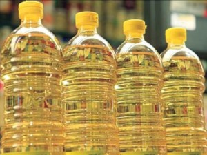  SINAR MAS Distribusikan 5.000 Liter Minyak Goreng di Bandung