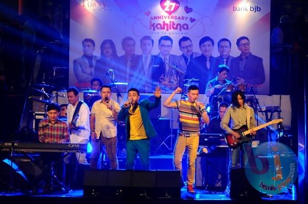  FOTO: Bank BJB Gelar Konser Gratis Peringati HUT ke-27 Kahitna